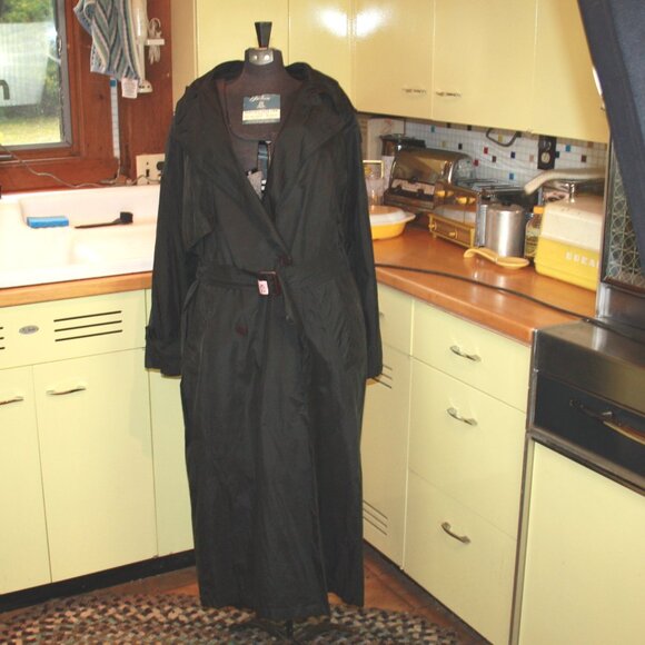 The Flight Club Silk Duster Coat - Picture 1 of 6